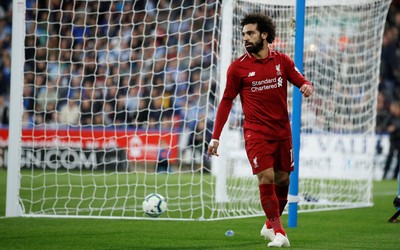 冠竞电竞动态-亚马尔过人像过马路